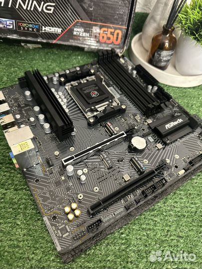 Материнская плата ASRock b760m pg lightning d4