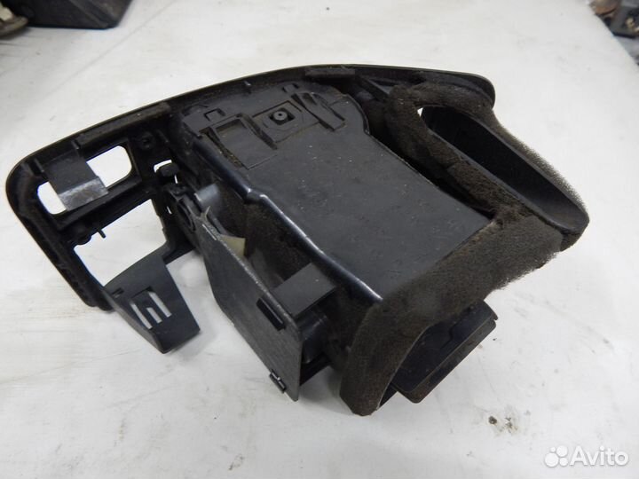 Воздуховод левый Mitsubishi Galant 1996-2005