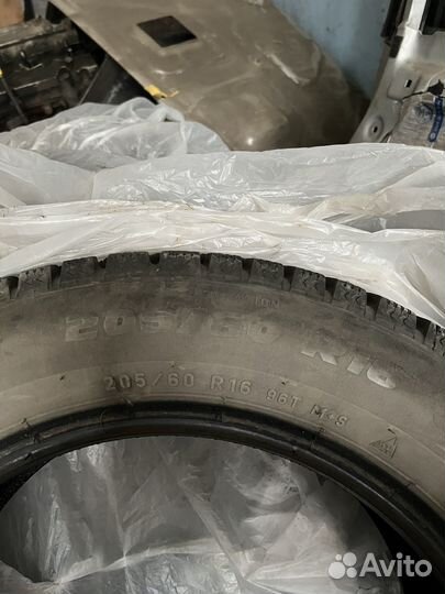 Pirelli Formula Ice 205/60 R16 96