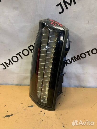 Фонарь задний правый Кадиллак STS седан