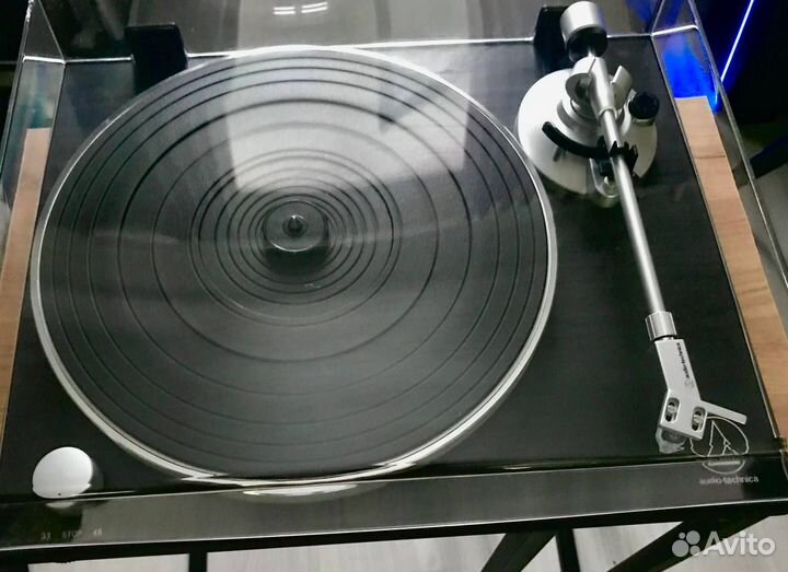 Виниловый проигрыватель audio-technica AT-LPW30BK