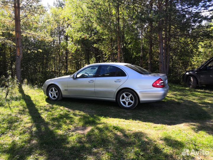 Mercedes-Benz E-класс 2.6 AT, 2003, 500 км