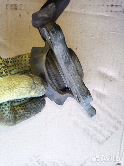 Шаровая опора передняя левая Toyota Sequoia UCK45