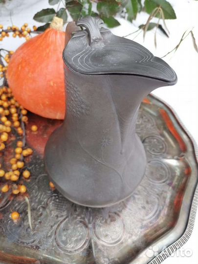 Антикварный кувшин. Модерн