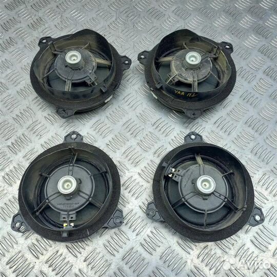 Динамик Toyota Yaris 2 1.3 2SZ 87Л.С. 2007