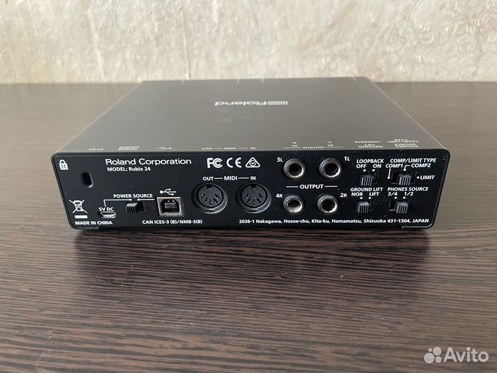 Roland rubix 24 + 2 гитарных провода