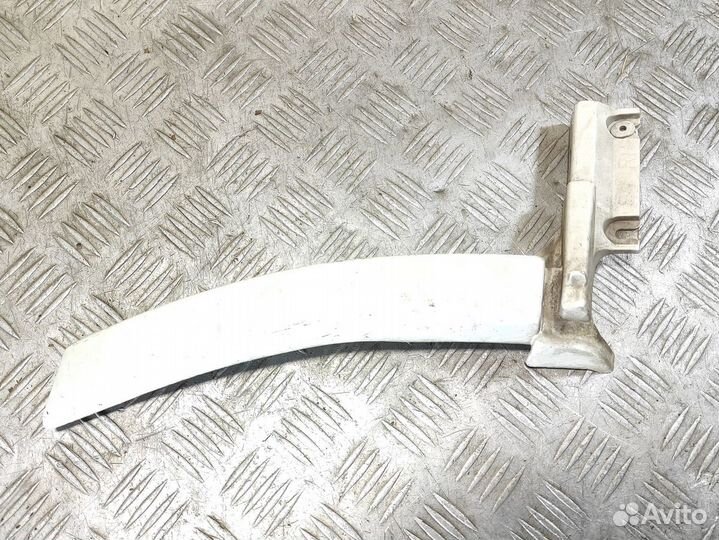 Молдинг крыла заднего правый Subaru Forester S11