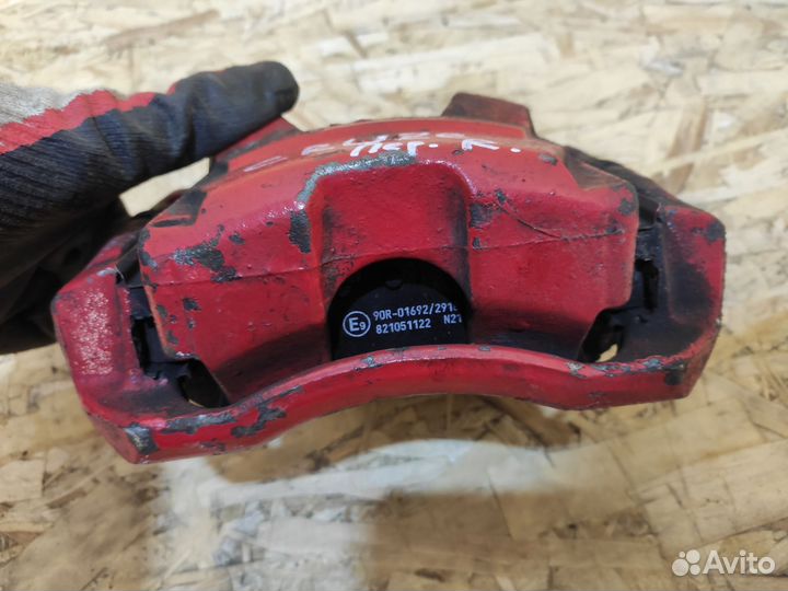 Суппорт передний правый Chevrolet Cruze, Astra J