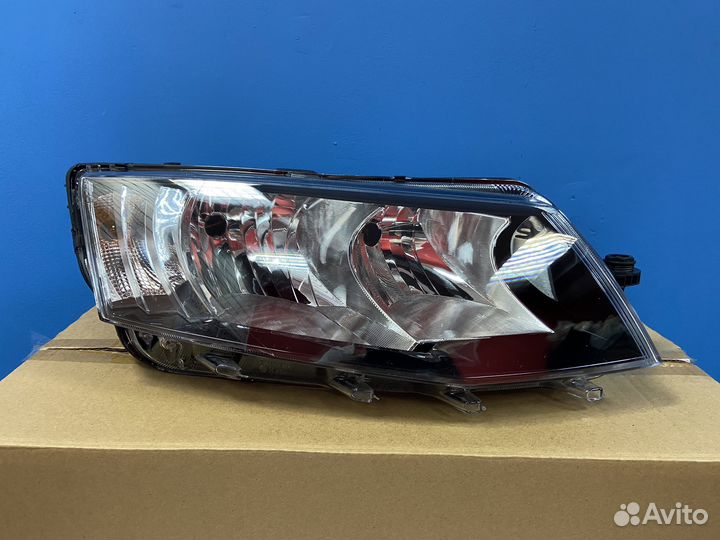 Фара правая Skoda Octavia A7 2013-2016