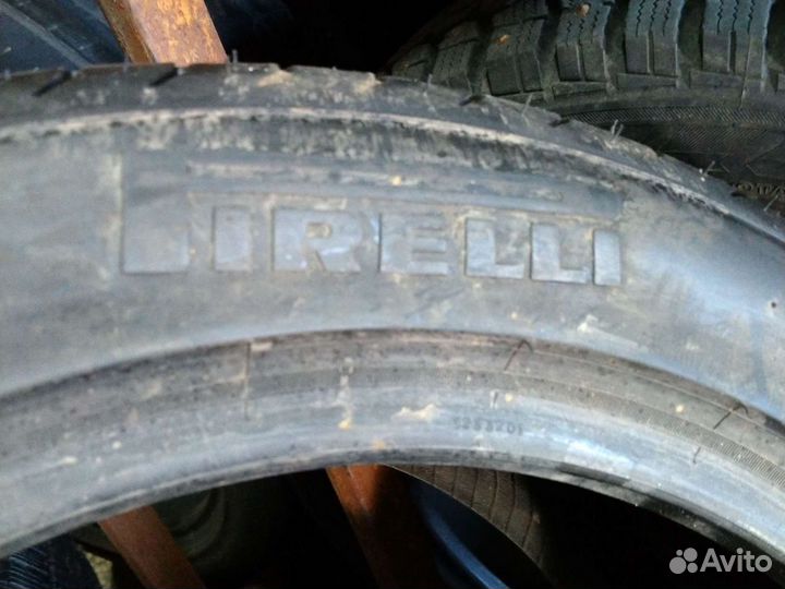 Pirelli P Zero 235/45 R17