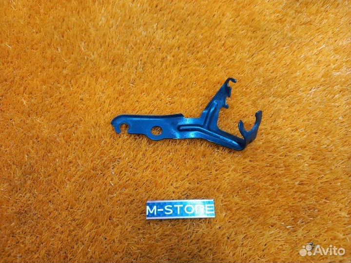 Кронштейн датчик abs передний левый Bmw 5-Series