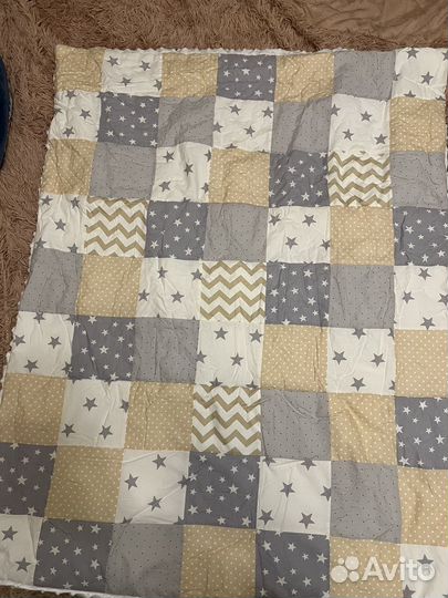 Бортики в детскую кроватку с одеялом и простынями