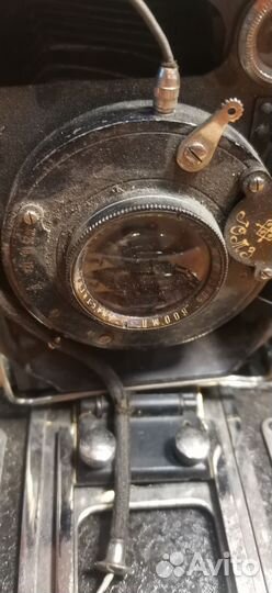 Антикварный фотоаппарат