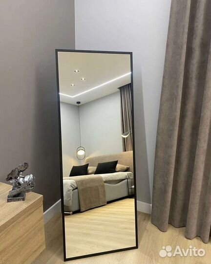 Напольное зеркало с упором