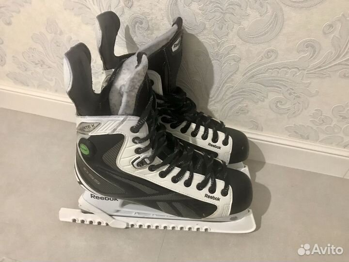 Продаю коньки Reebok white K