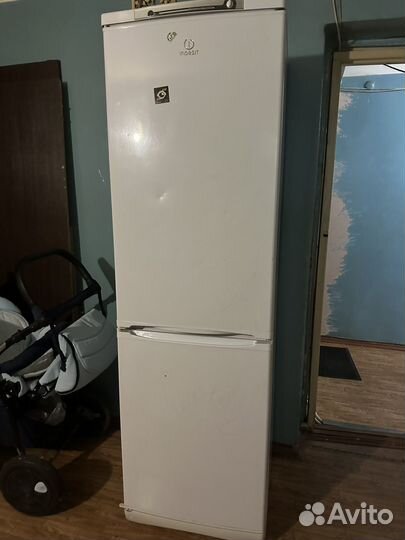 Холодильник indesit 200