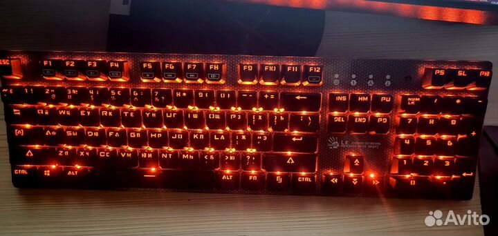 Механическая клавиатура bloody B800