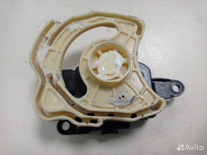 Моторчик заслонки отопителя Kia Ceed JD