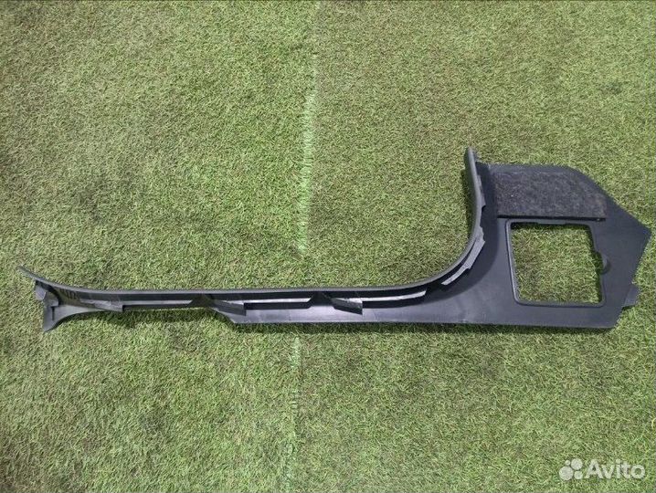 Накладка порога внутренняя передняя правая