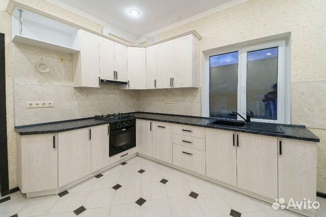 Кухонный гарнитур под встроенную технику