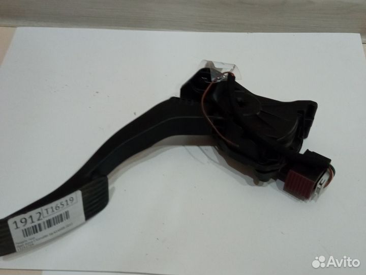 Педаль газа Opel Astra J