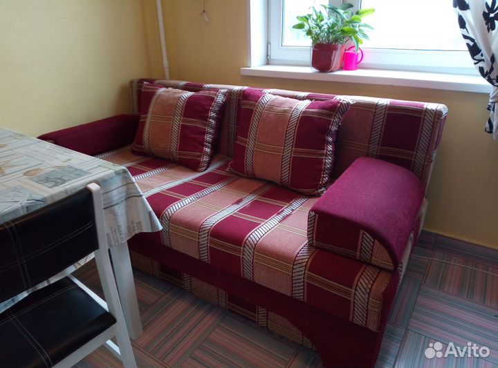 Двуспальный диван