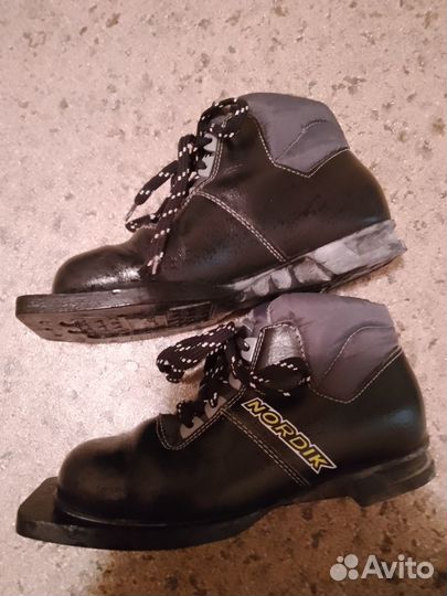 Ботинки лыжные 35 размер