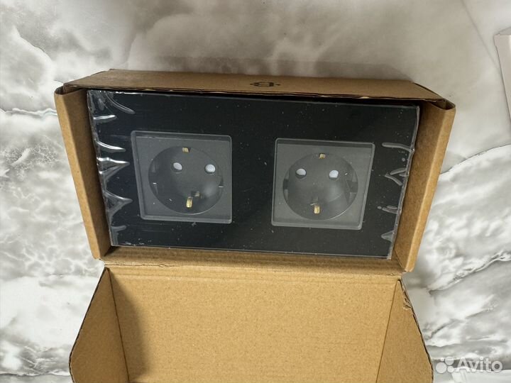 Розетка электрическая, рамка стекло 157х86мм