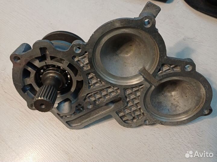 Крышка раздатки Нива 2121 задняя в сборе