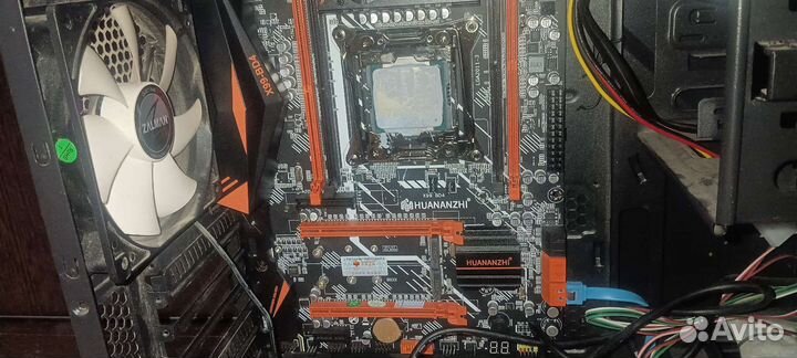 Материнская плата с процессором и памятью