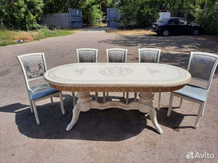 Столы и стулья