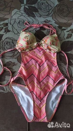 Купальник слитный новый