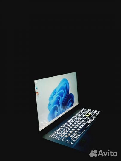 Asus Vivobook 15 512/8gb intel core i5