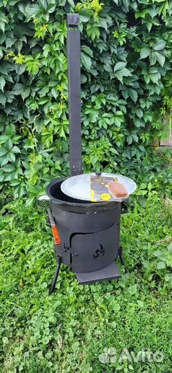 Чугунный казан с печкой