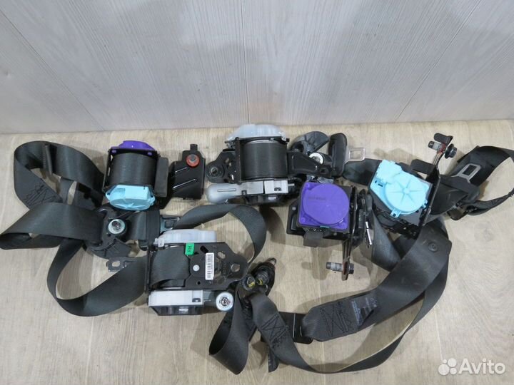 Ремень безопасности задний Hyundai Solaris 2