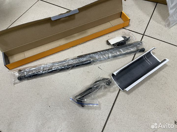 Газовые упоры капота амортизатор Largus FL