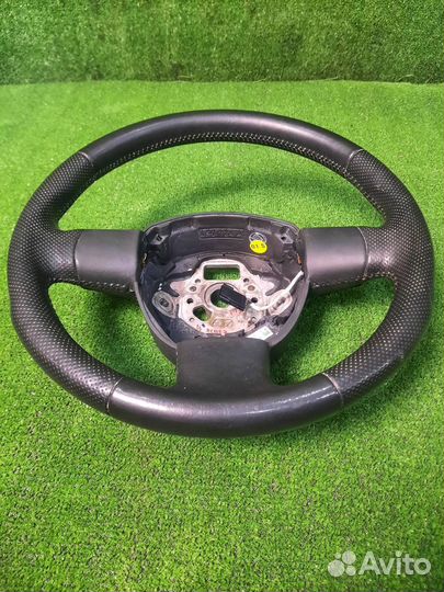 Руль Audi A4 8E B7 ALT (2.0) 2007