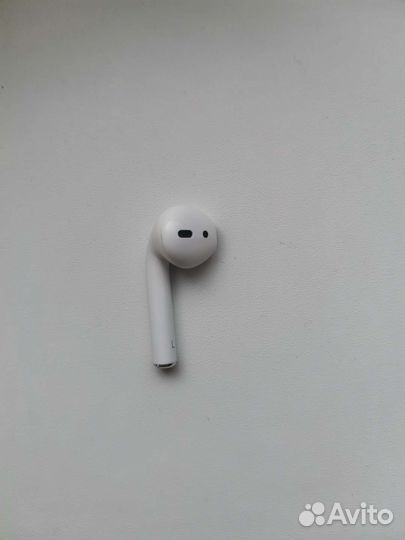 Левый наушник apple earpods