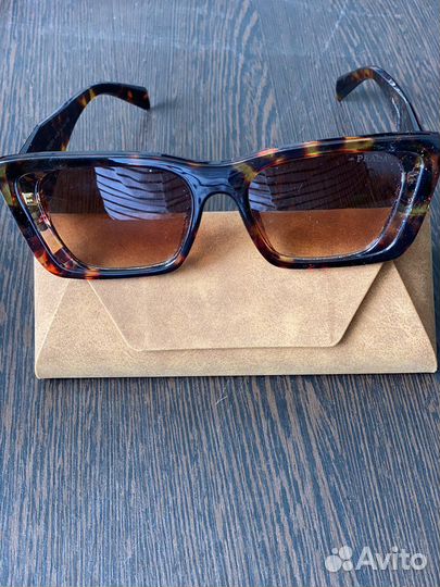 Солнцезащитные очки женские