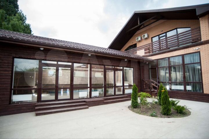 Дом 283,9 м² на участке 8 сот.