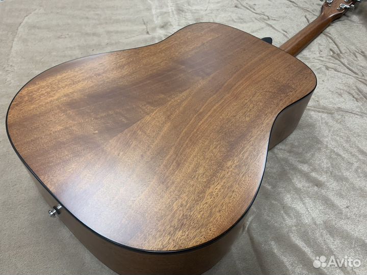 Акустическая гитара