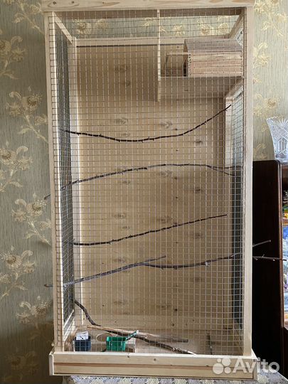 Большая клетка для птиц