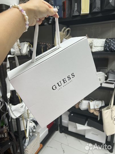 Подарочная коробка guess