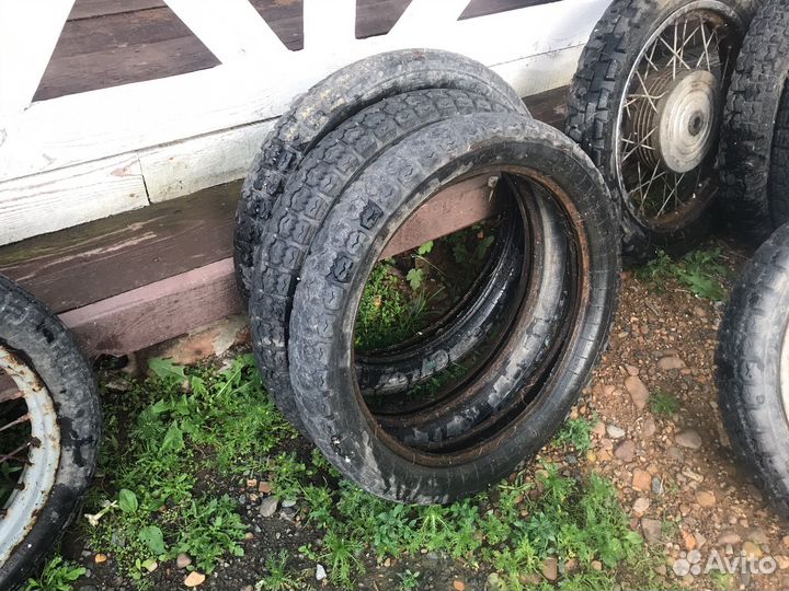 Колеса от разных мотоциклов, много