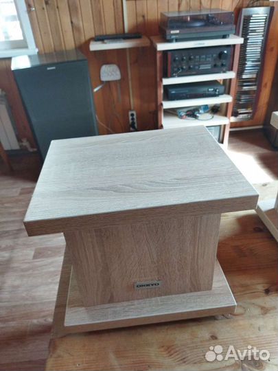 Подставки под акустику