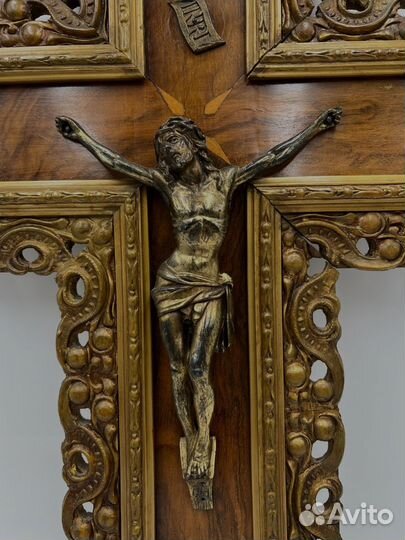 Крест большой с фигурой Спасителя