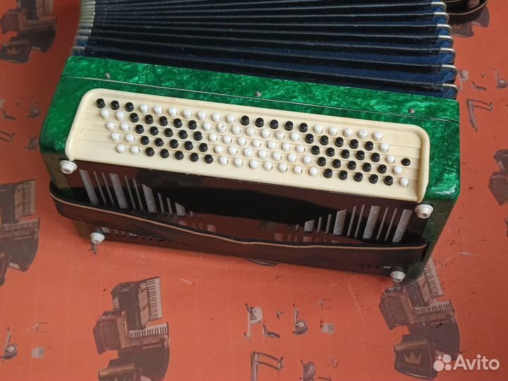 Баян Этюд/Скупка/ малахитовый, классный