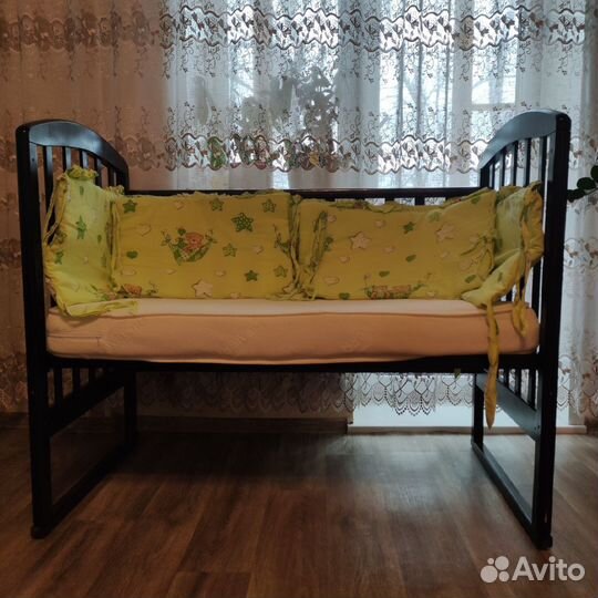 Детская кроватка