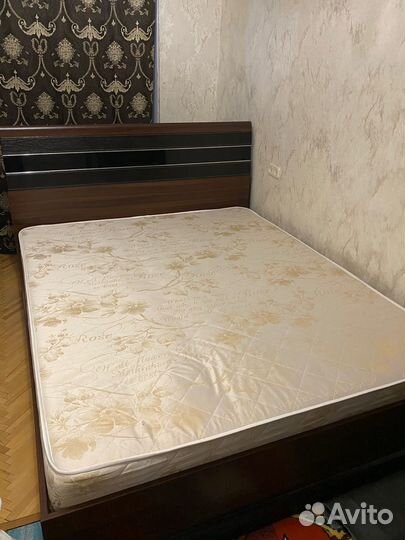 Кровать двухспальная