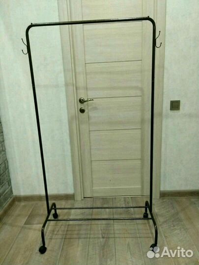 Вешалка напольная гардеробная